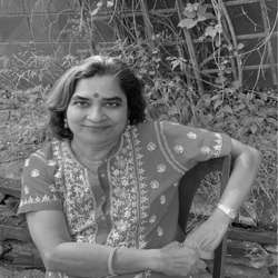 रूथ वनिता